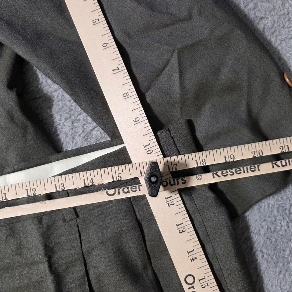 Dillard's Mens 36W 31L 2-Piece Suit Olive Green Pleated Cuffed Wool Blend Classc